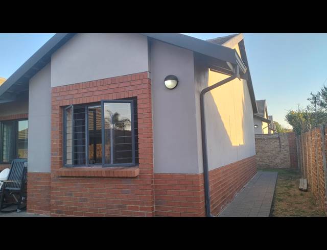 3 BEDROOM SECTIONAL TITLE FOR SALE IN EQUESTRIA